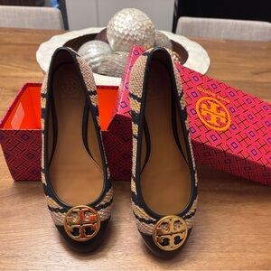 Tory Burch Black and Tan Flats